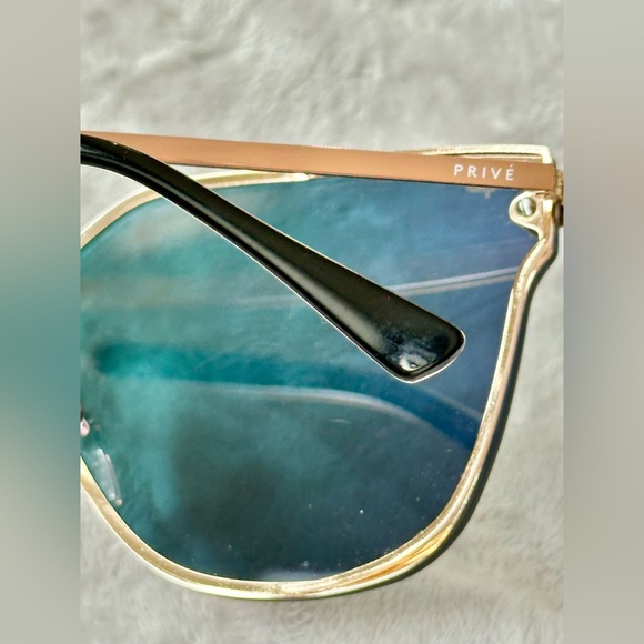 PRIVÉ REVAUX Gold Mirrored Sunglasses​ - Picture 9 of 11